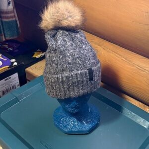 Gray Knit Pom-Pom Beanie
